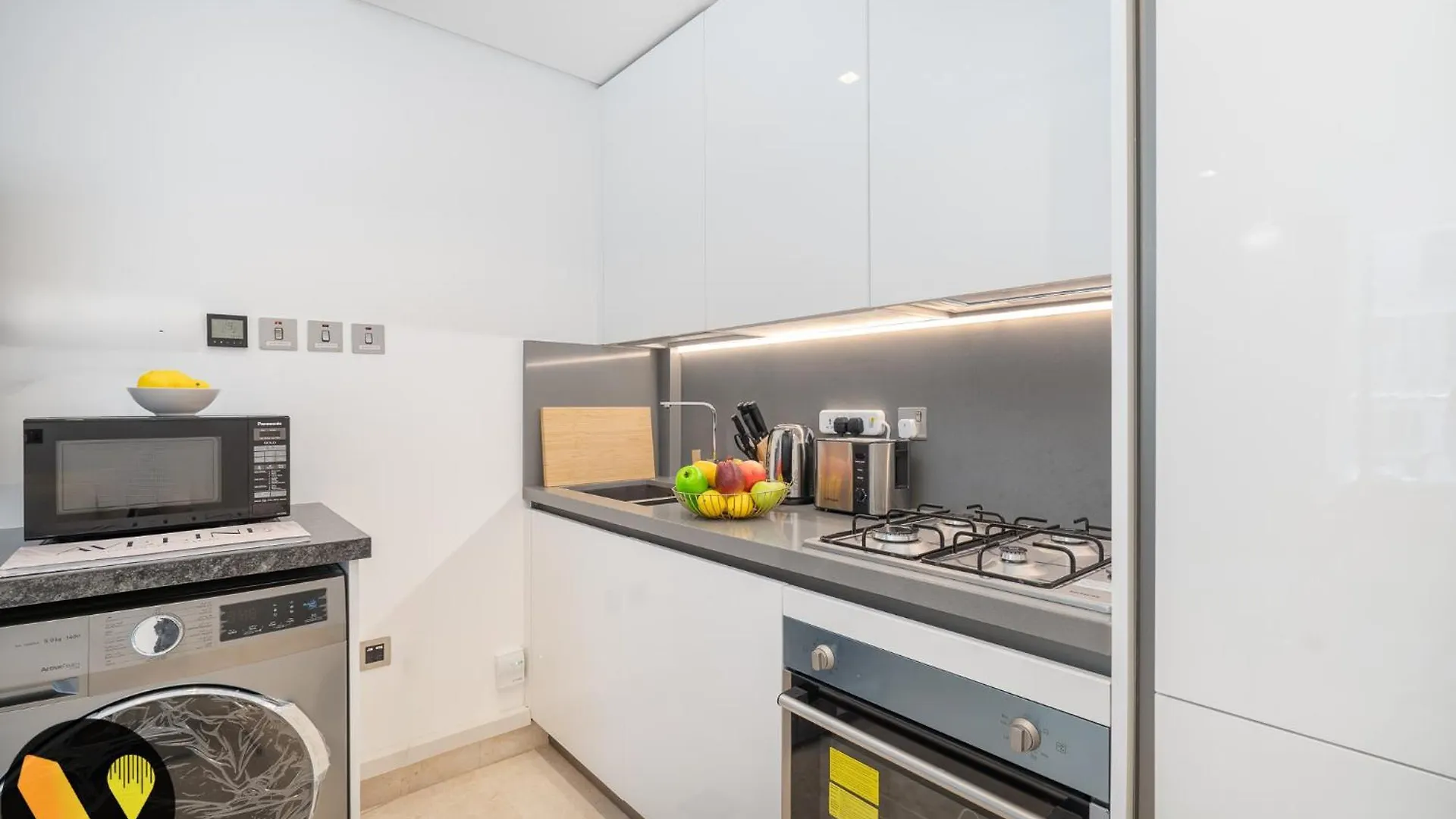 Vogue Sterling East Near Dubai Mall & Burj Khalifa Apartment