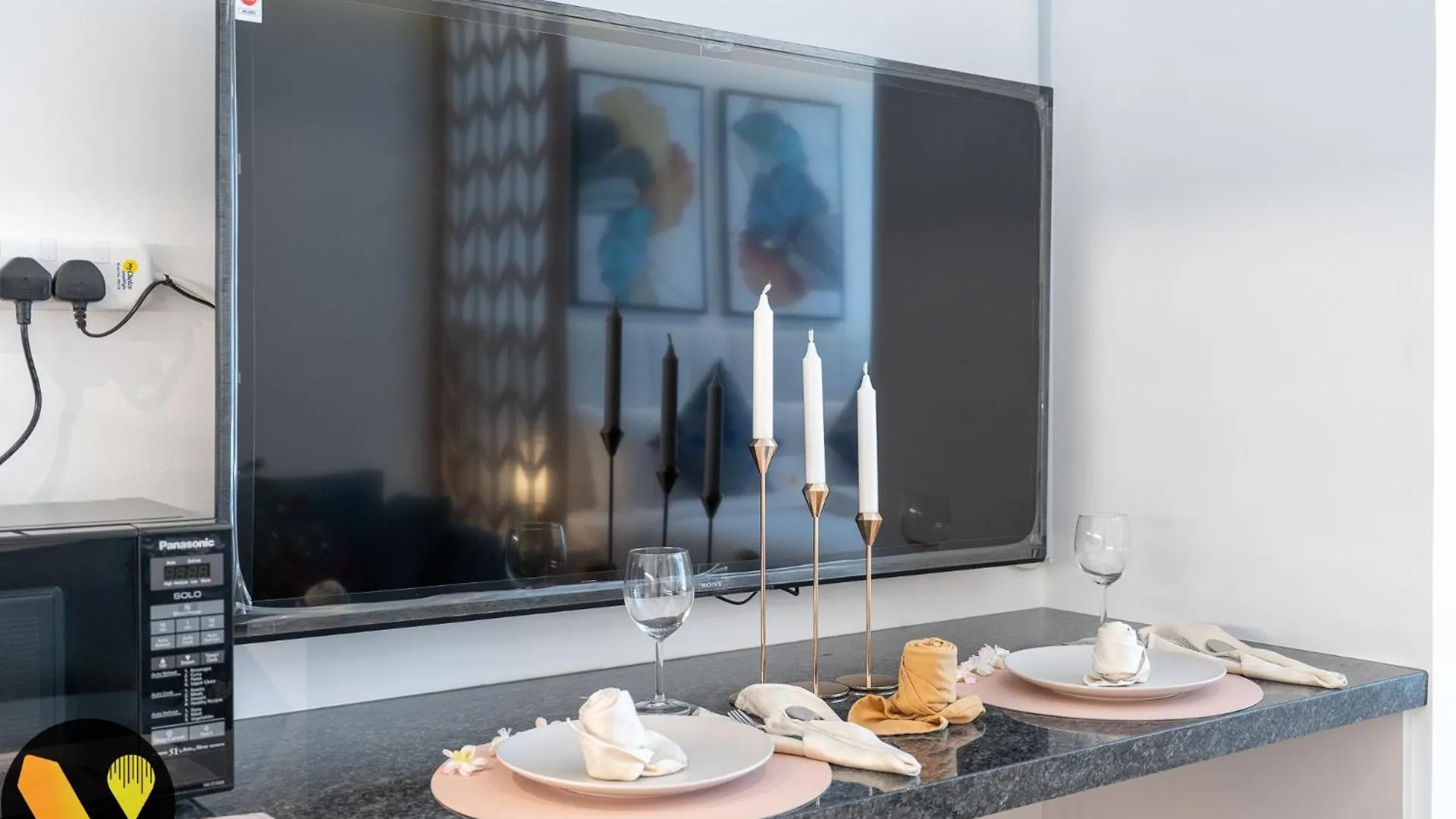 Vogue Sterling East Near Dubai Mall & Burj Khalifa Apartment